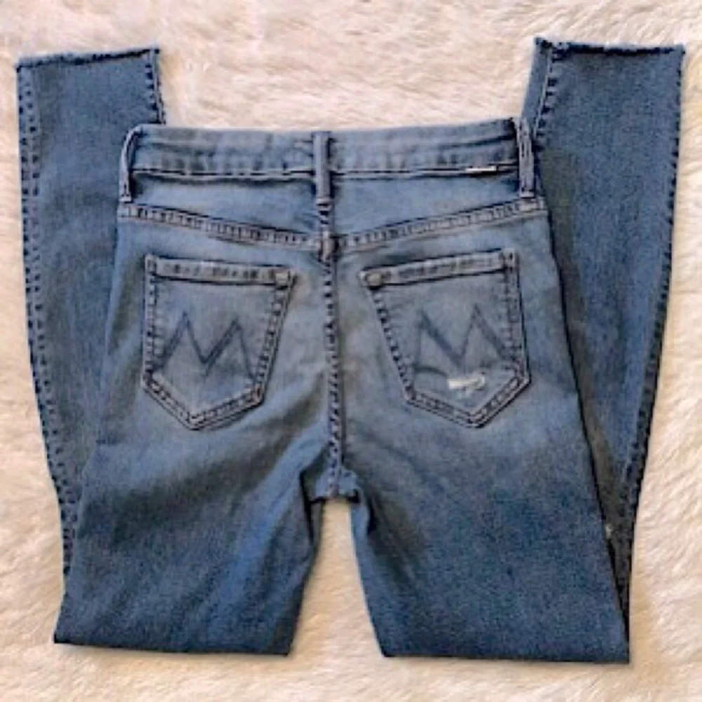 “Like New” MOTHER High-Waisted Looker Ankle Fray Jean - Picture 6 of 10
